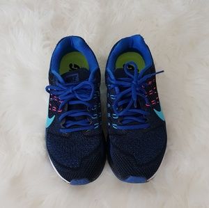 SOLD Nike Zoom Structure 18